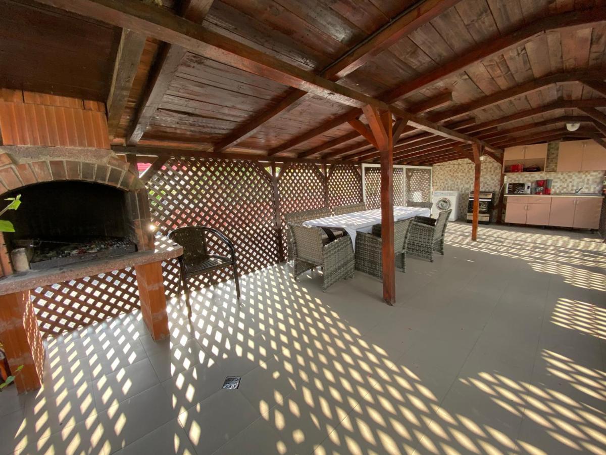Отель Casa Ciobi Доуэ-Май Экстерьер фото